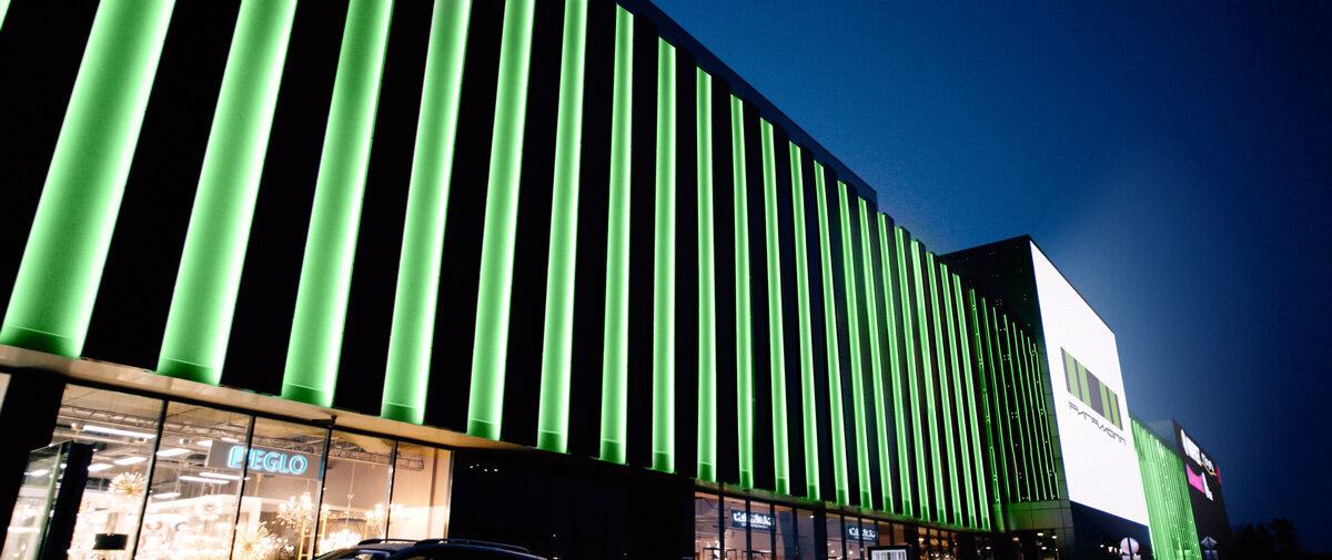 riga_mall-night-view.jpg